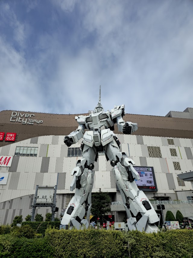 實物大獨角獸鋼彈立像（DiverCity Tokyo Plaza）